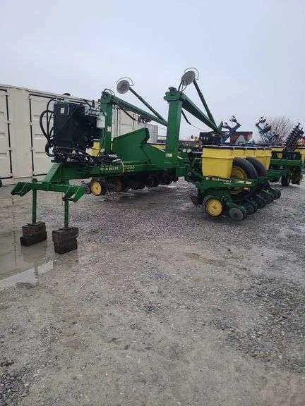 john deere 7200 16 row planter specs