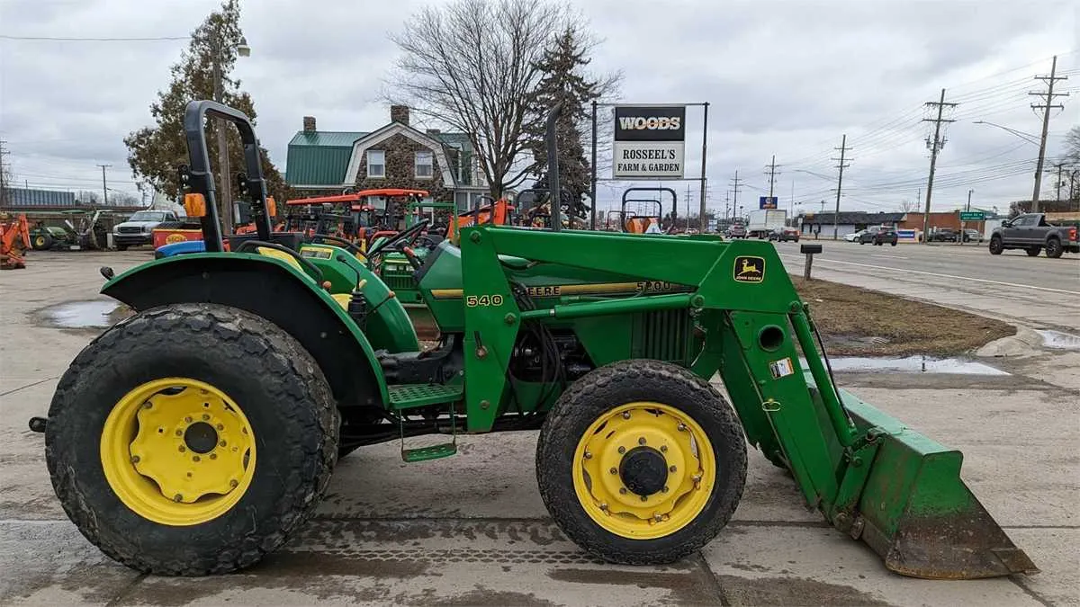 john deere 5200 chopper specs