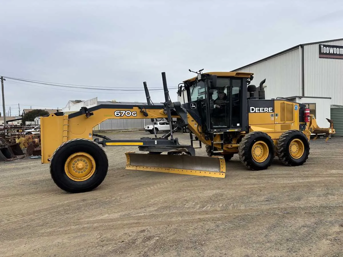 john deere 670ch grader specs